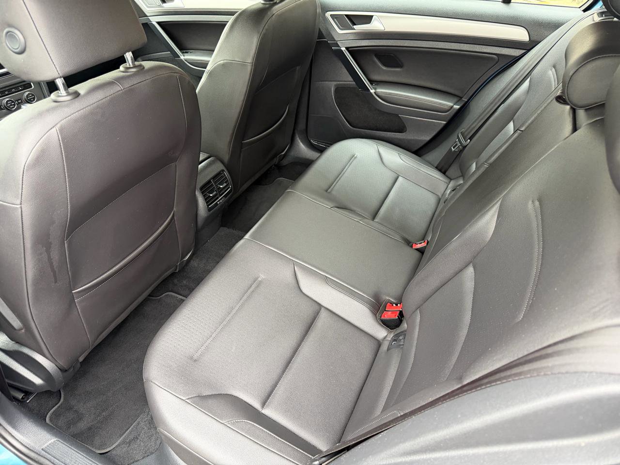 Used 2015 Volkswagen e-Golf SEL Premium image 15