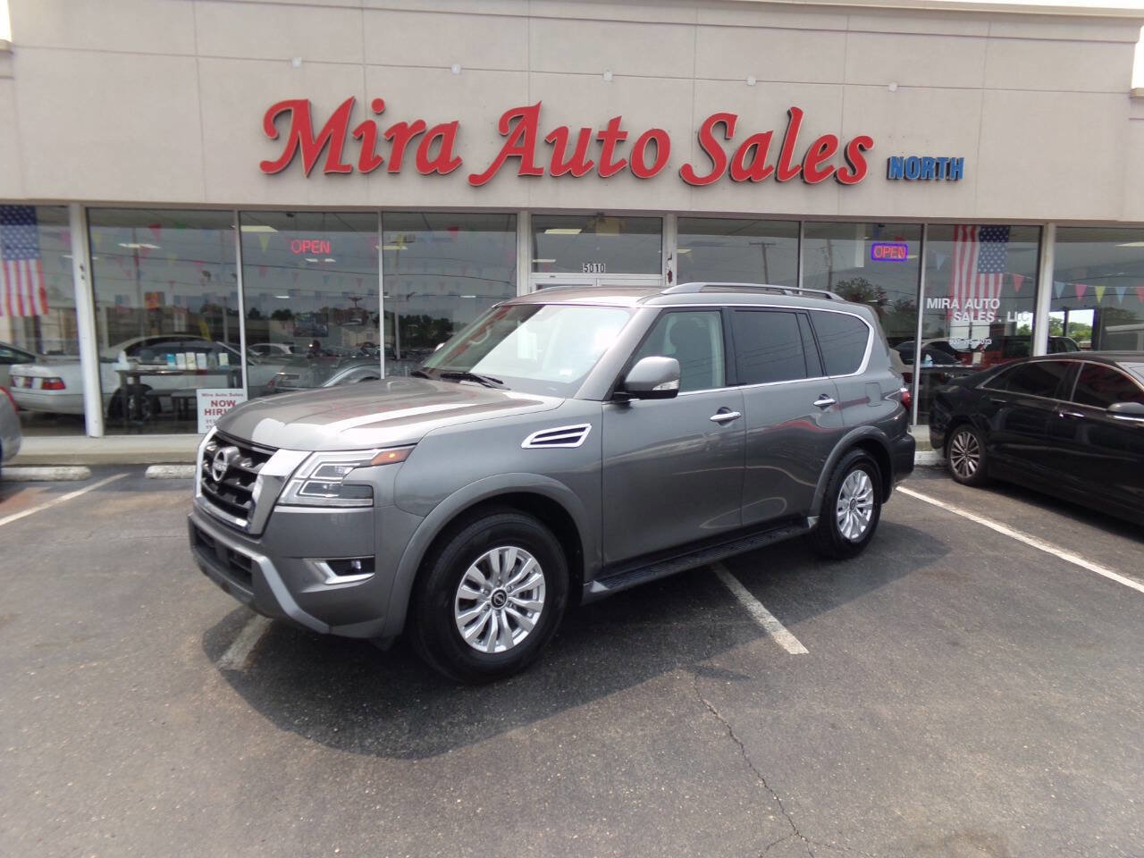 Used 2023 Nissan Armada SV image 4