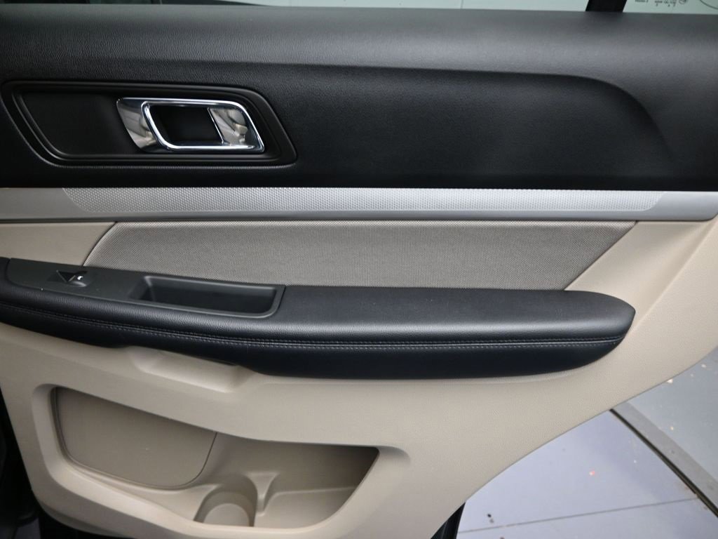 Used 2018 Ford Explorer 4WD image 25