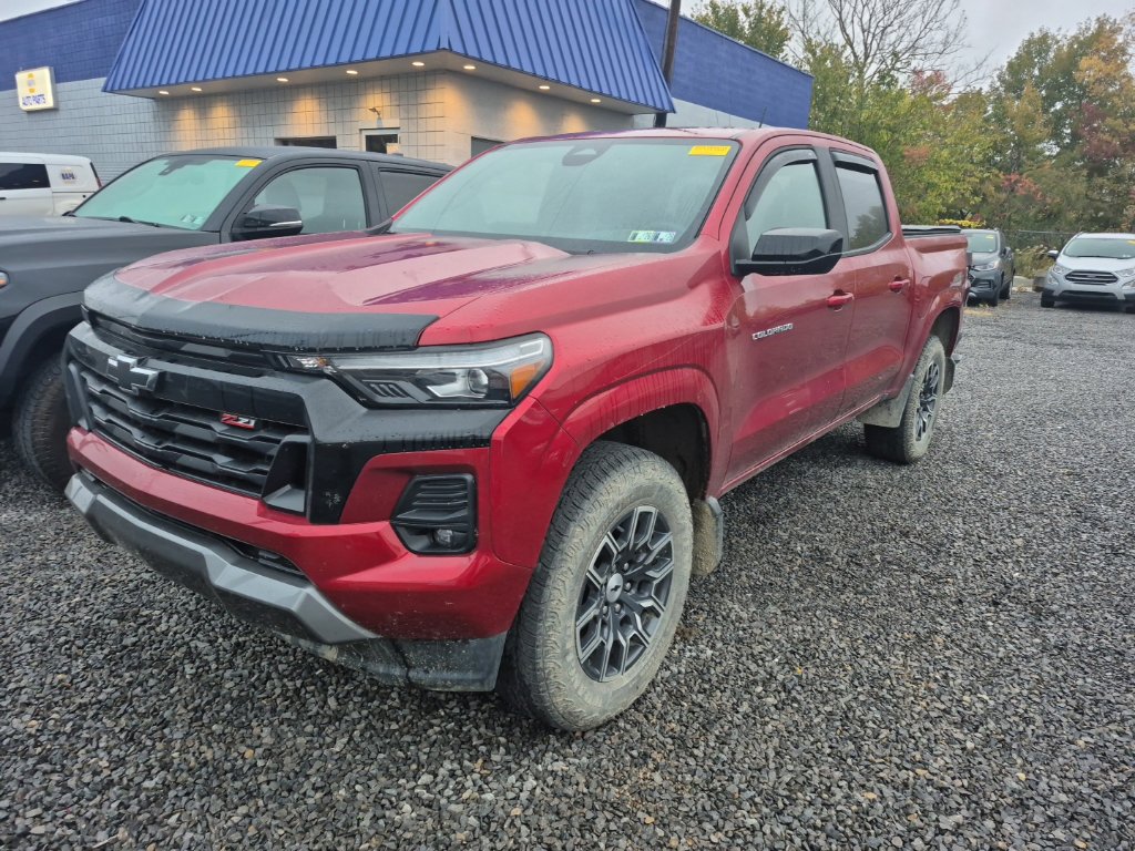 Used 2023 Chevrolet Colorado Z71 w/ Z71 Convenience Package 2 AWD/4WD image 3