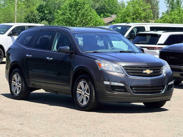 Used 2017 Chevrolet Traverse LS FWD image 3