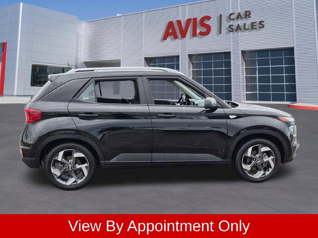Used 2026 Hyundai Venue SEL FWD image 4