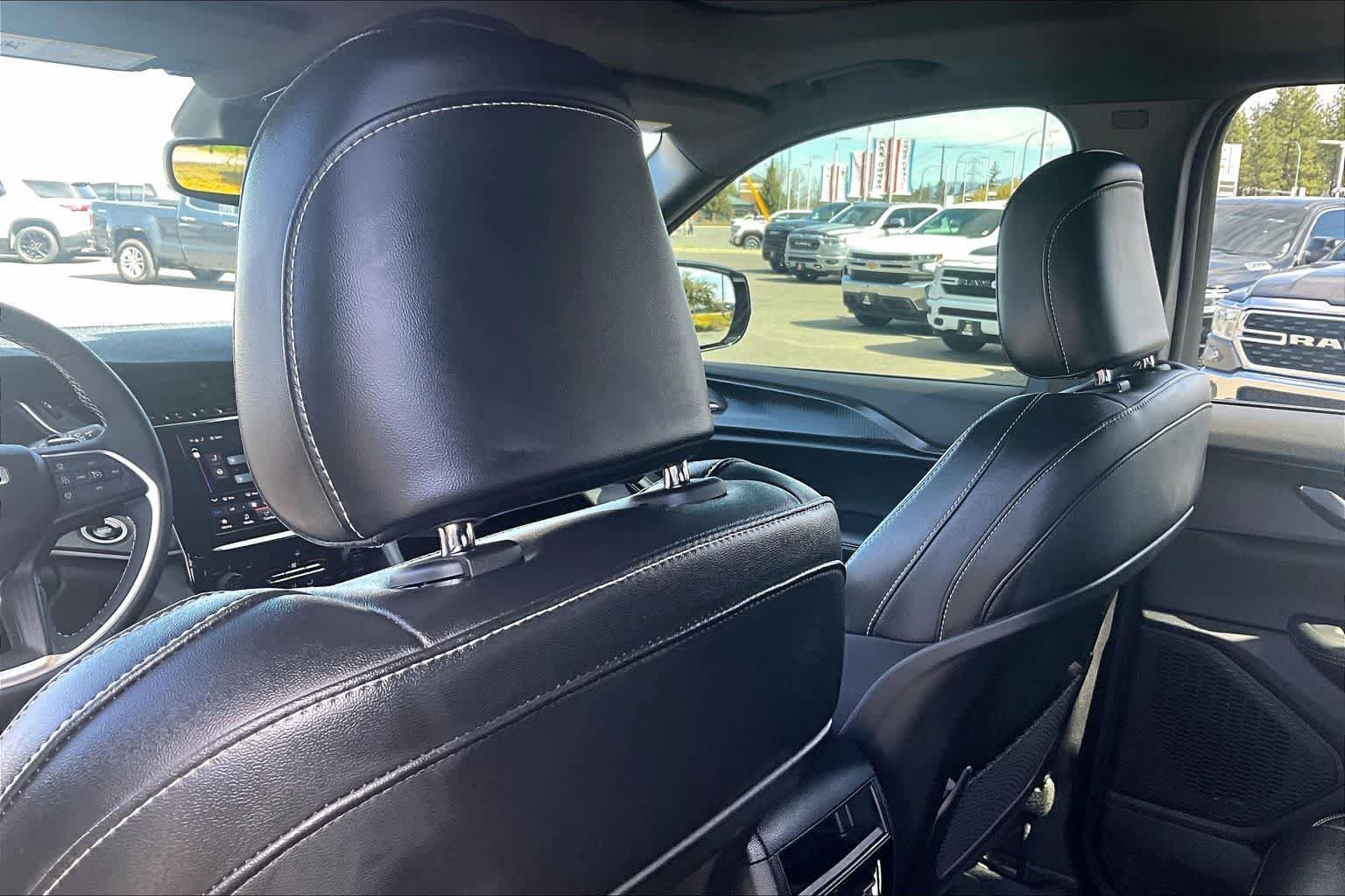Used 2024 Jeep Grand Cherokee Altitude image 12