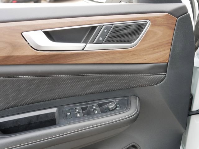 Certified 2025 Volkswagen Atlas SE w/ Panoramic Sunroof Package image 16