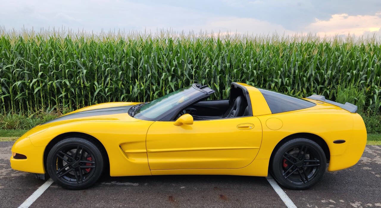Used 2002 Chevrolet Corvette Coupe w/ Preferred Equipment Group2 image 2