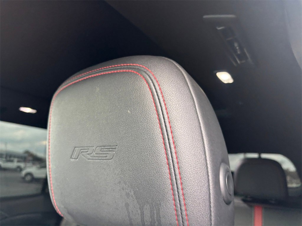 Used 2025 Chevrolet Traverse RS image 15