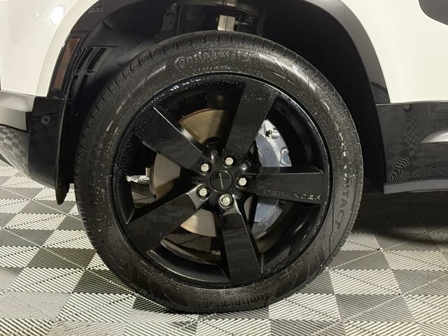 Used 2026 Land Rover Defender 110 X-Dynamic SE AWD/4WD image 13