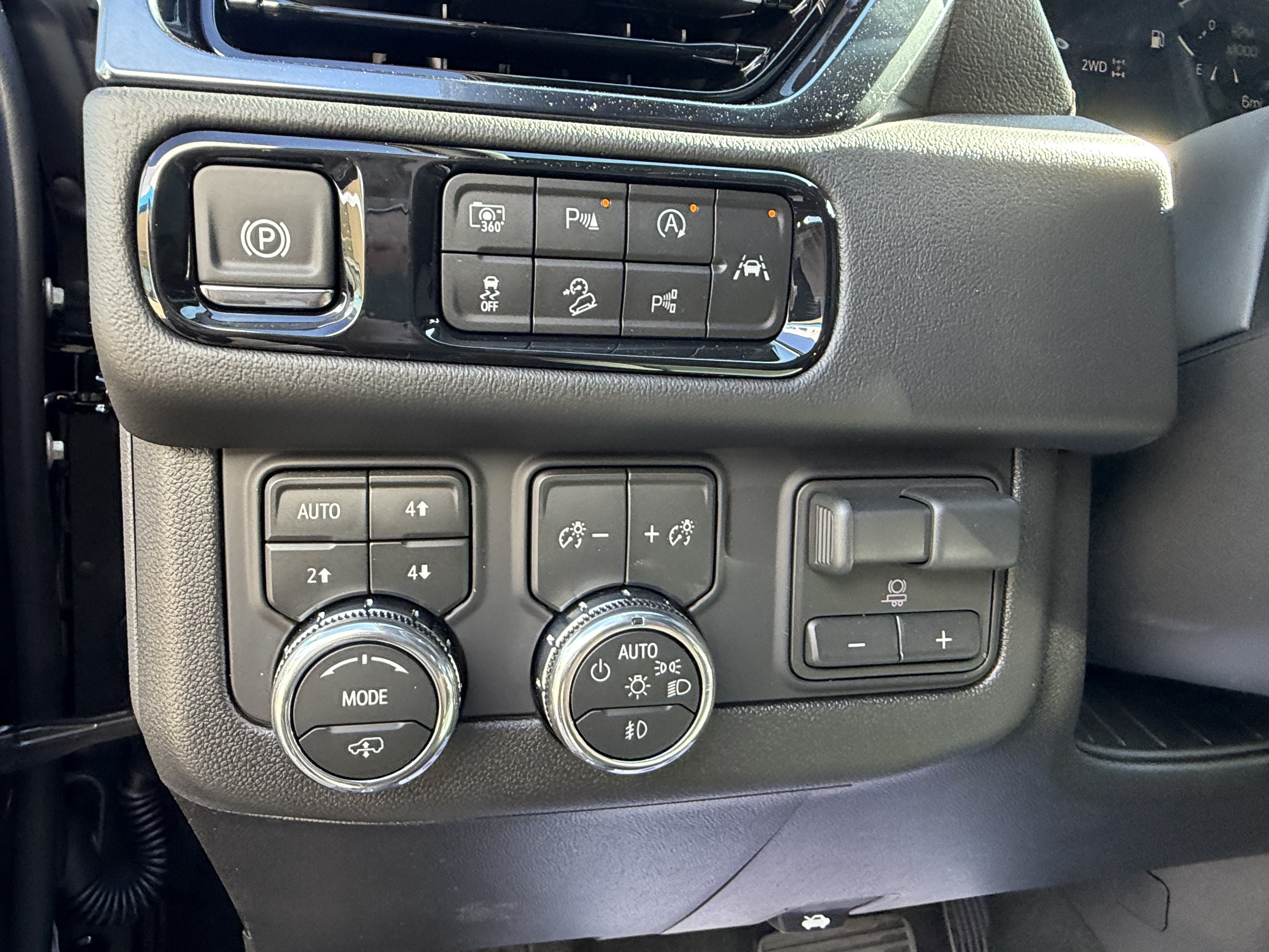 New 2027 GMC Yukon AT4 w/ AT4 Premium Plus Package AWD/4WD image 23
