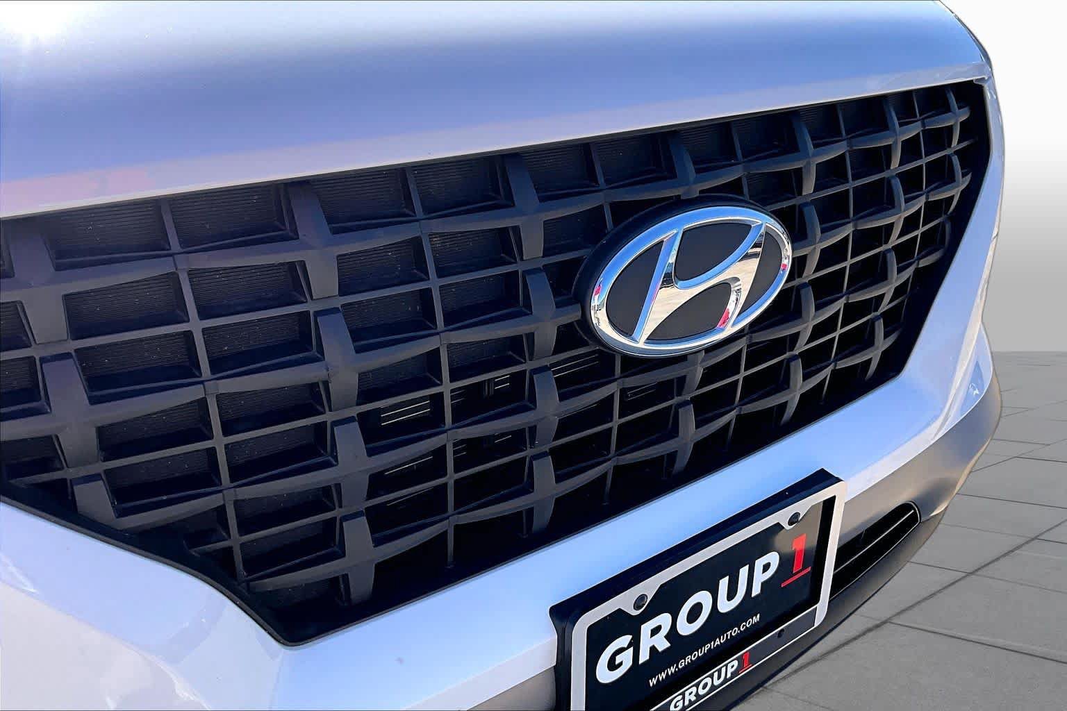 Used 2026 Hyundai Venue SE FWD image 29