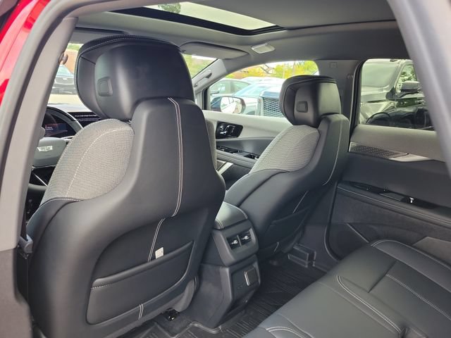 New 2027 Cadillac Optiq Luxury w/ LPO, Floor Liner Package AWD/4WD image 27