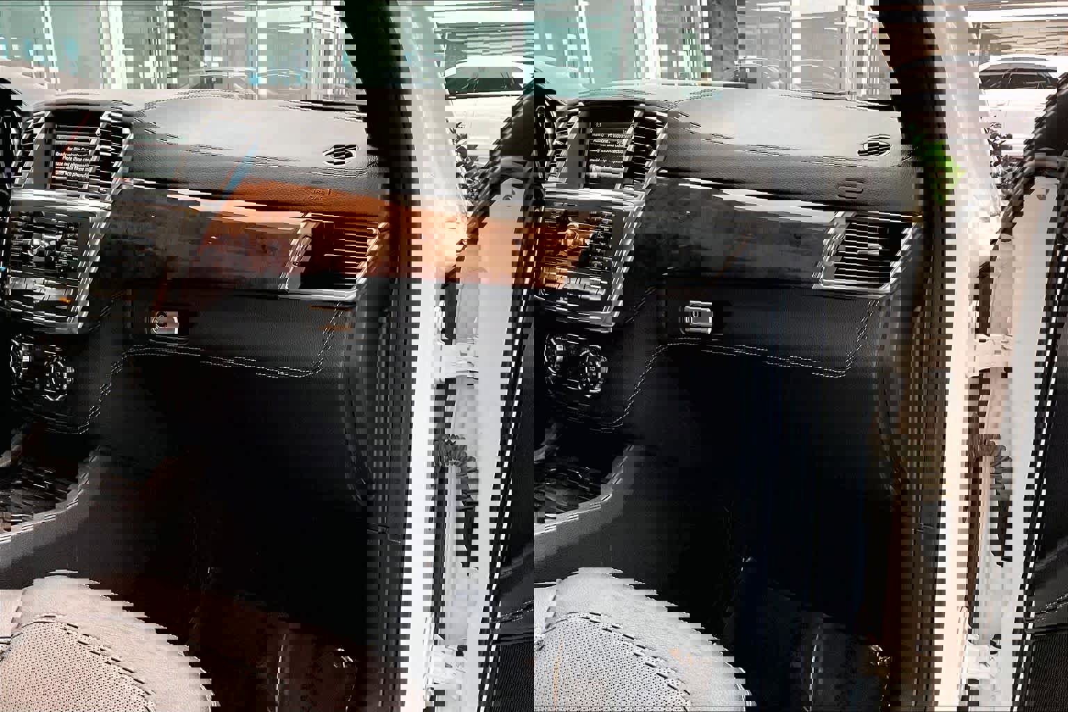 Used 2015 Mercedes-Benz ML 400 4MATIC image 18