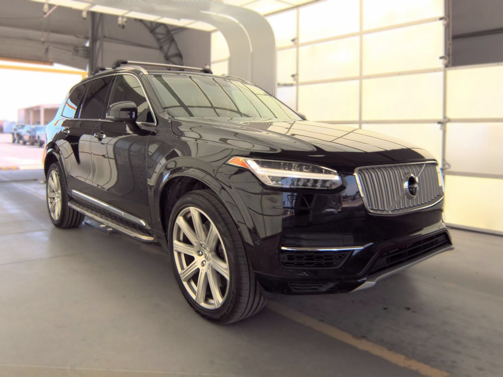 Used 2016 Volvo XC90 T8 Inscription AWD/4WD image 3
