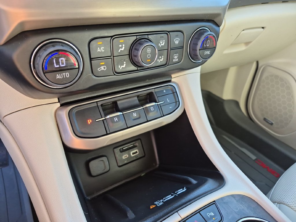 Used 2023 GMC Acadia Denali w/ Denali Technology Package AWD/4WD image 23