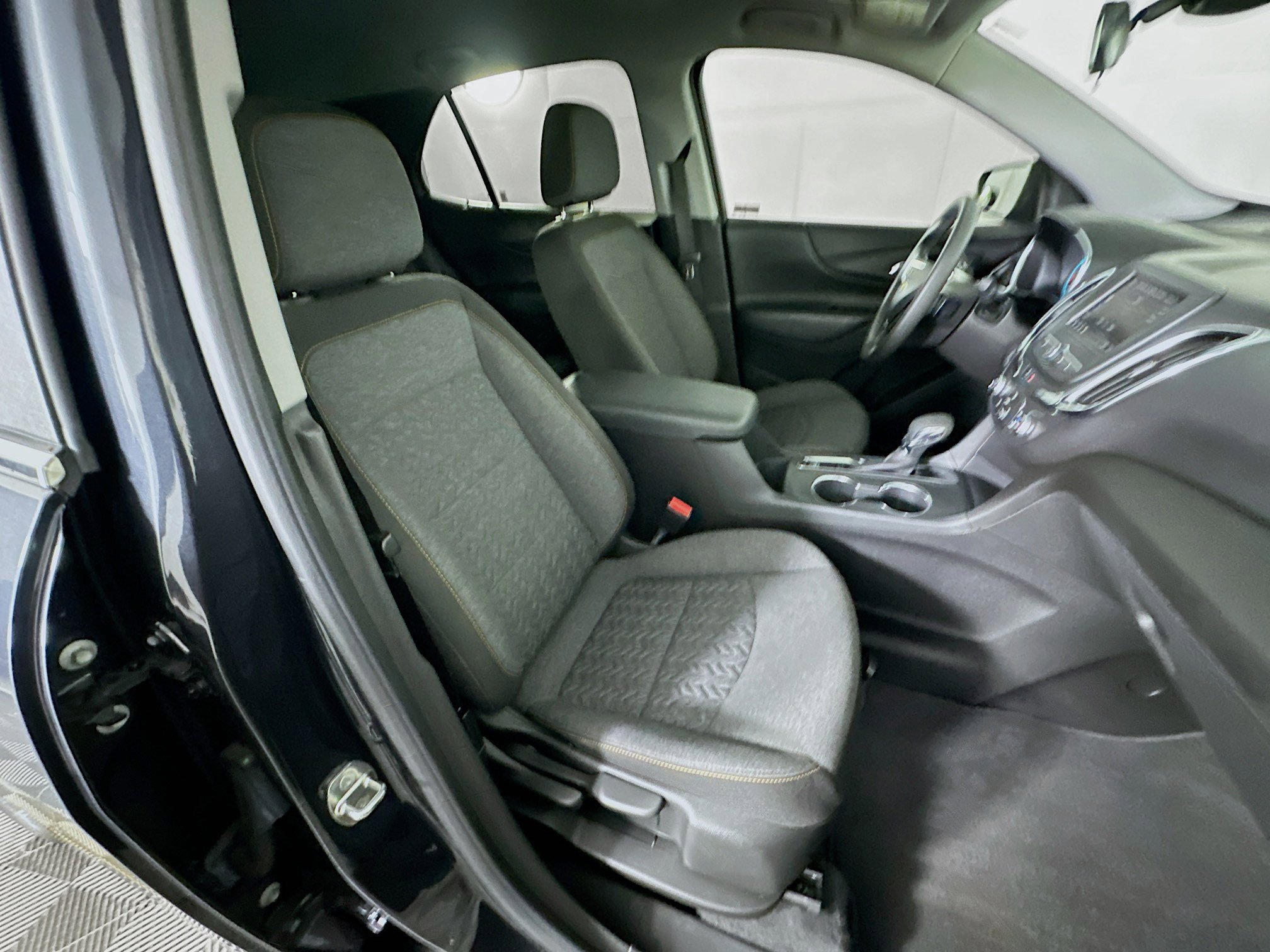 Used 2023 Chevrolet Equinox LT image 29