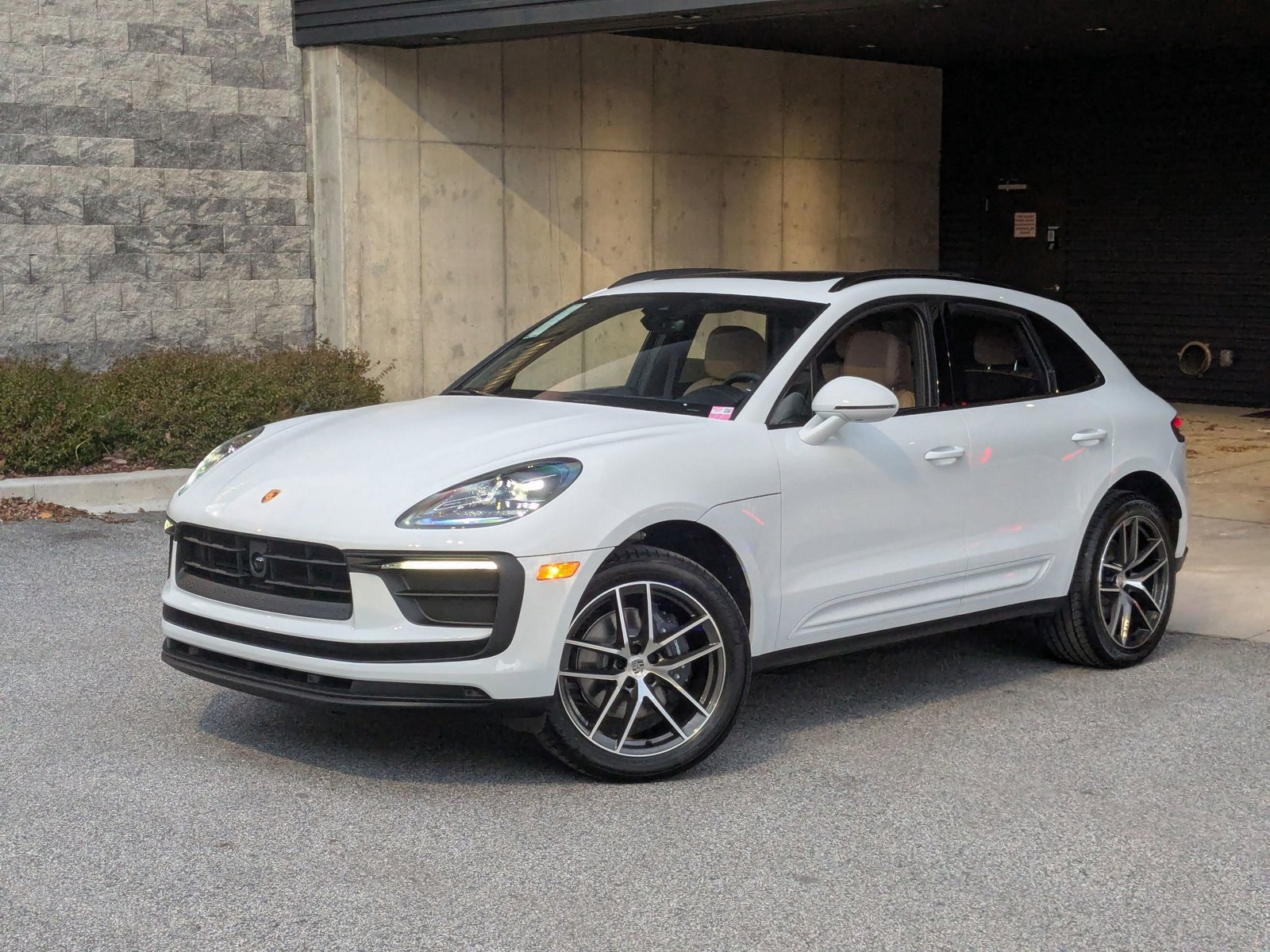 Certified 2026 Porsche Macan AWD/4WD video 1
