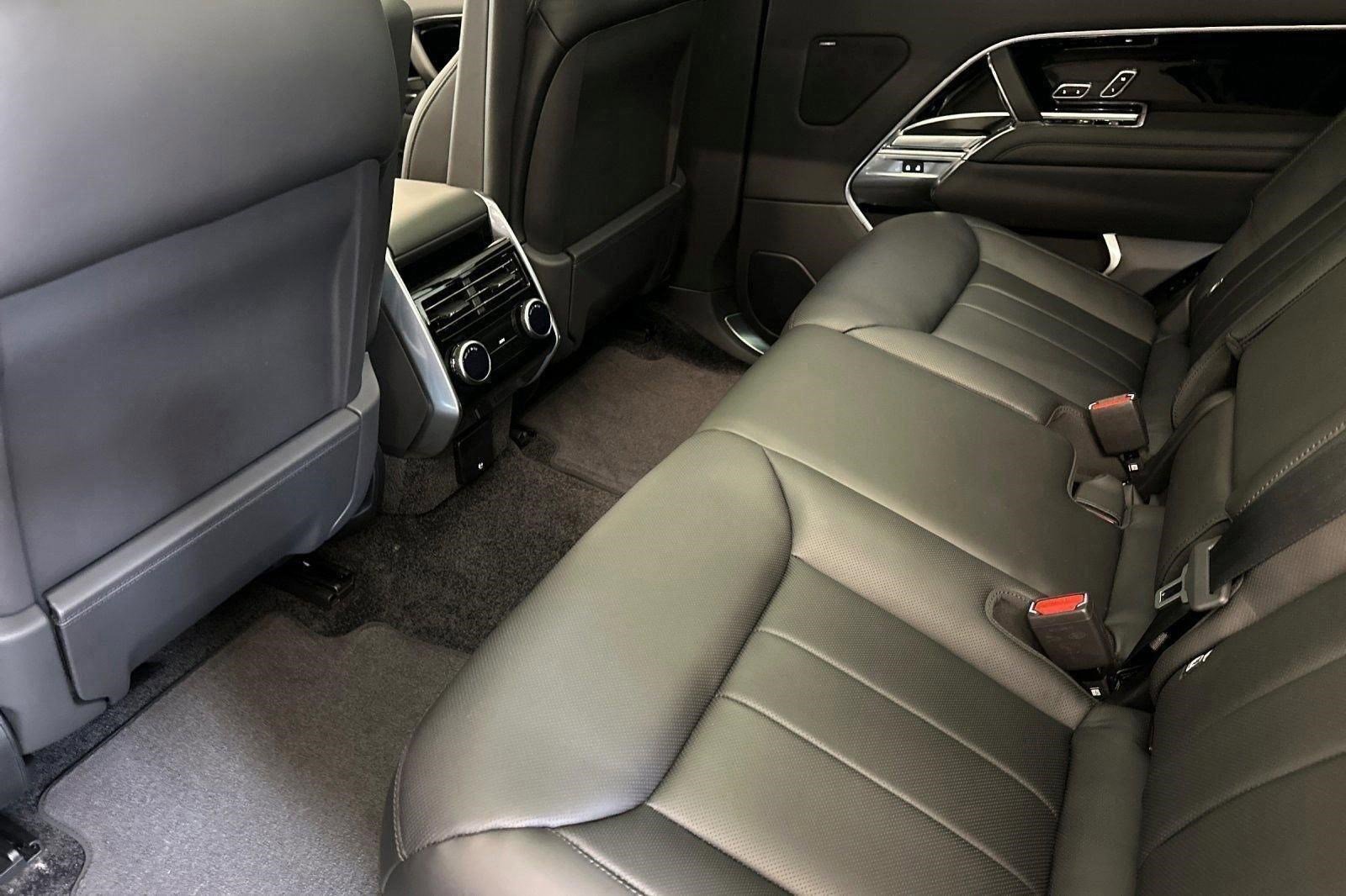 New 2025 Land Rover Range Rover Long Wheelbase SE AWD/4WD image 25