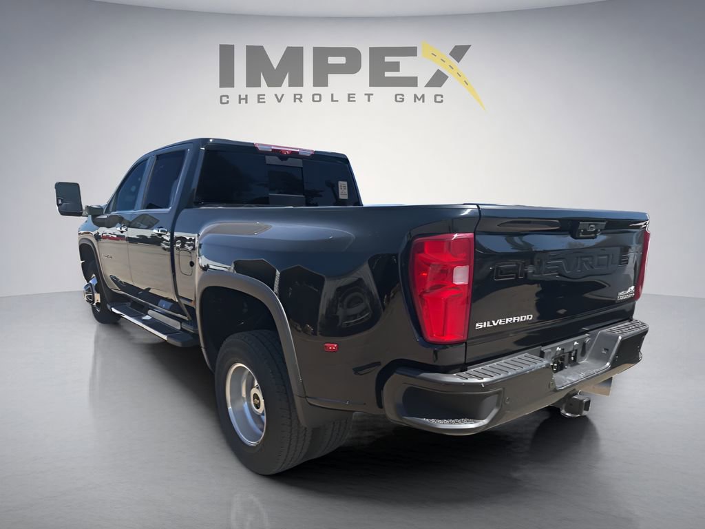 Used 2023 Chevrolet Silverado 3500 High Country AWD/4WD image 2