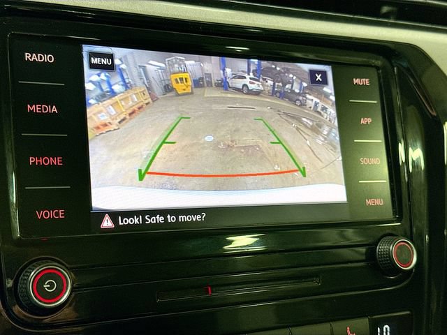 Used 2021 Volkswagen Passat 2.0T SE FWD image 14