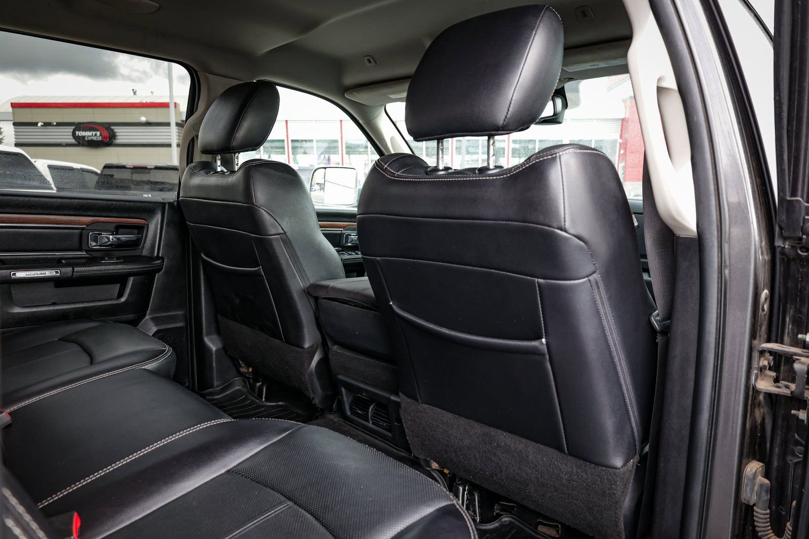 Used 2018 RAM 3500 Laramie w/ Protection Group image 28