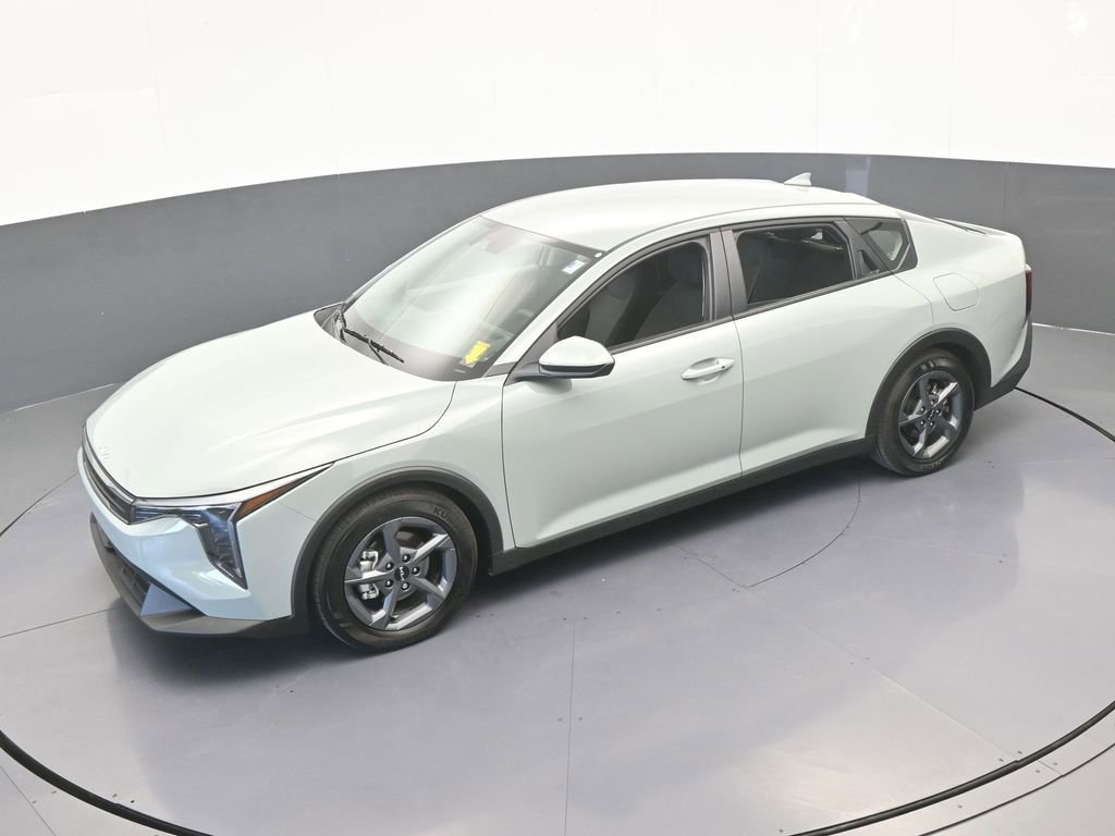 Used 2025 Kia K4 LXS image 42