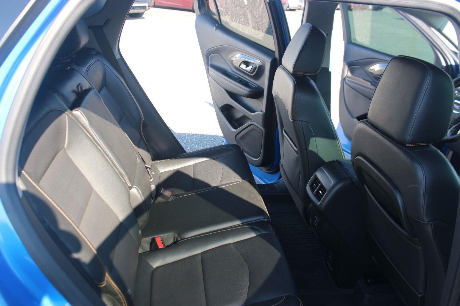 Used 2024 GMC Terrain AT4 w/ Infotainment Package II AWD/4WD image 38