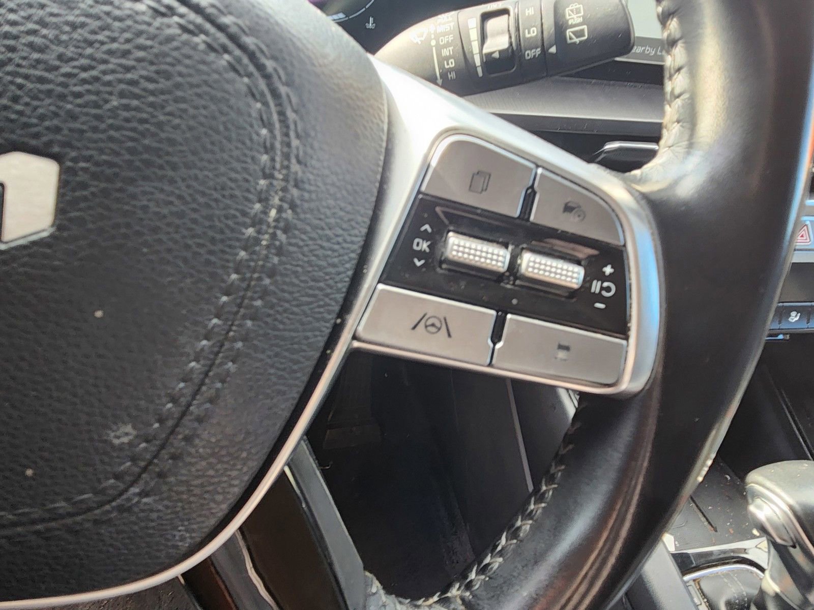 Used 2023 Kia Telluride S FWD image 13