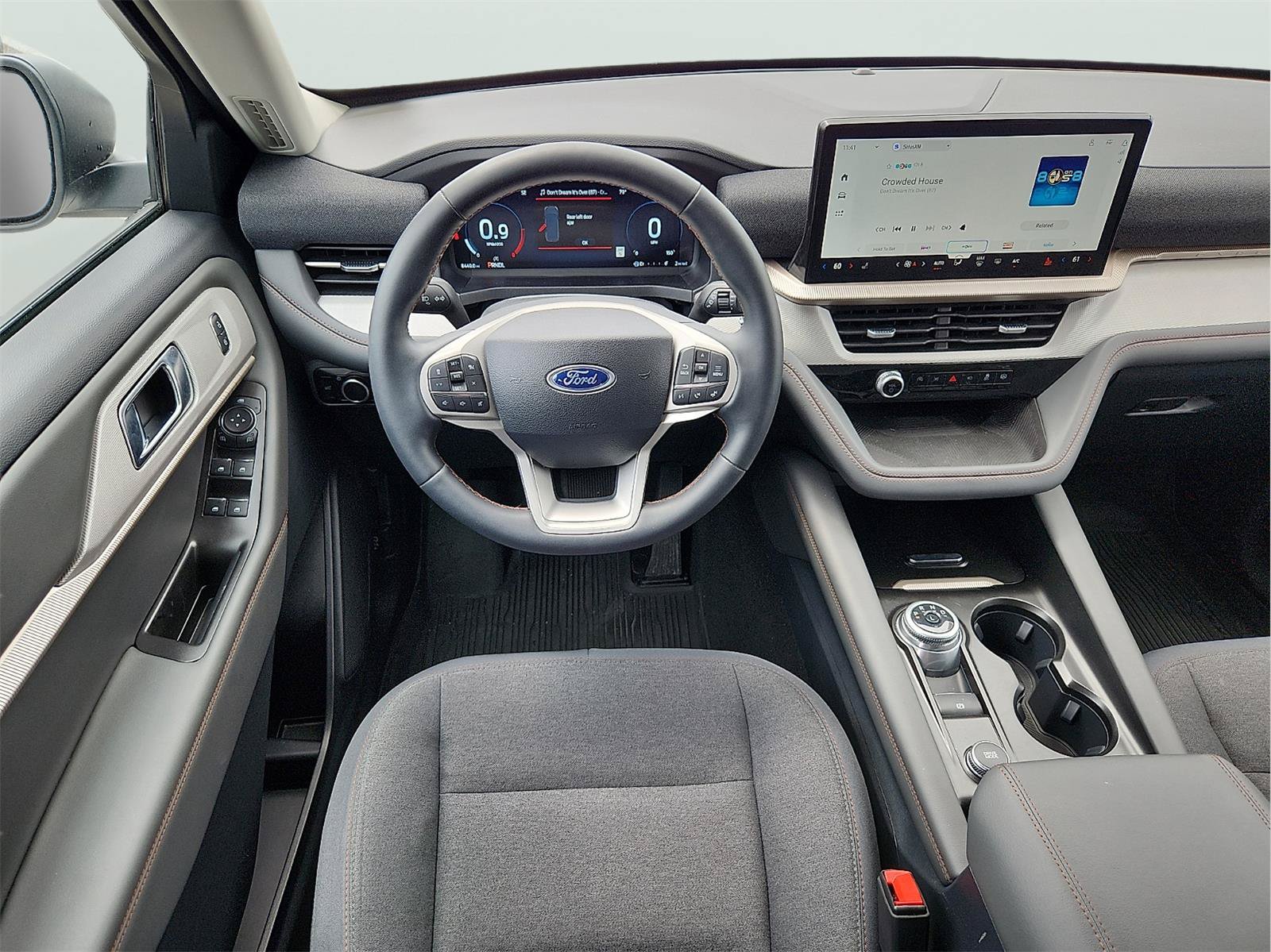 Certified 2025 Ford Explorer Active AWD/4WD image 9