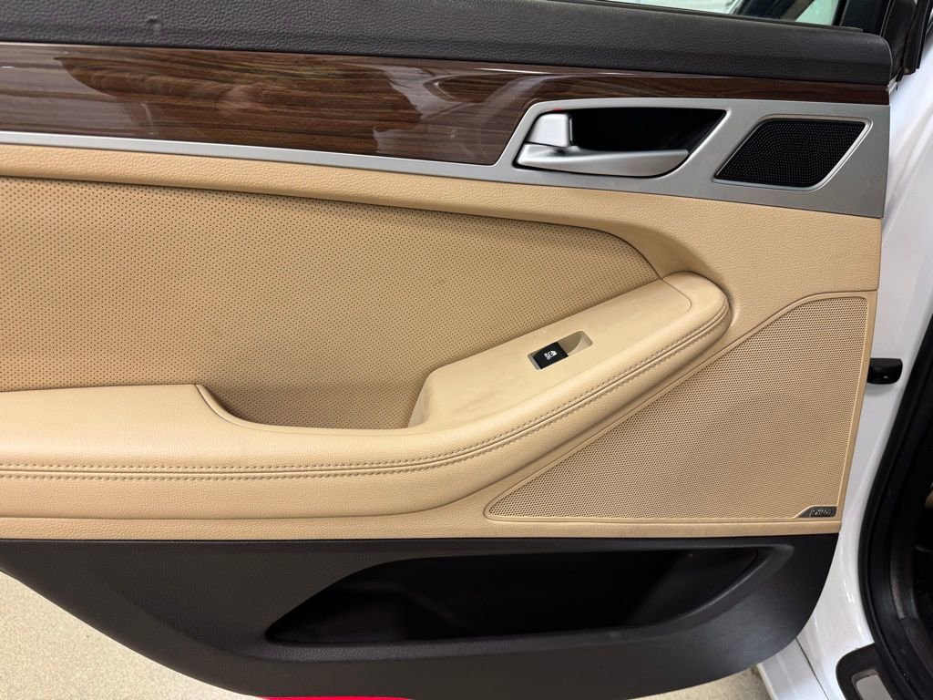 Used 2015 Hyundai Genesis 3.8 w/ Option Group 02 image 15