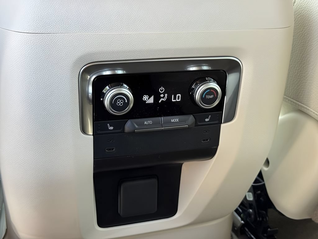 New 2026 GMC Yukon Denali w/ Sun & Power Step Package AWD/4WD image 17