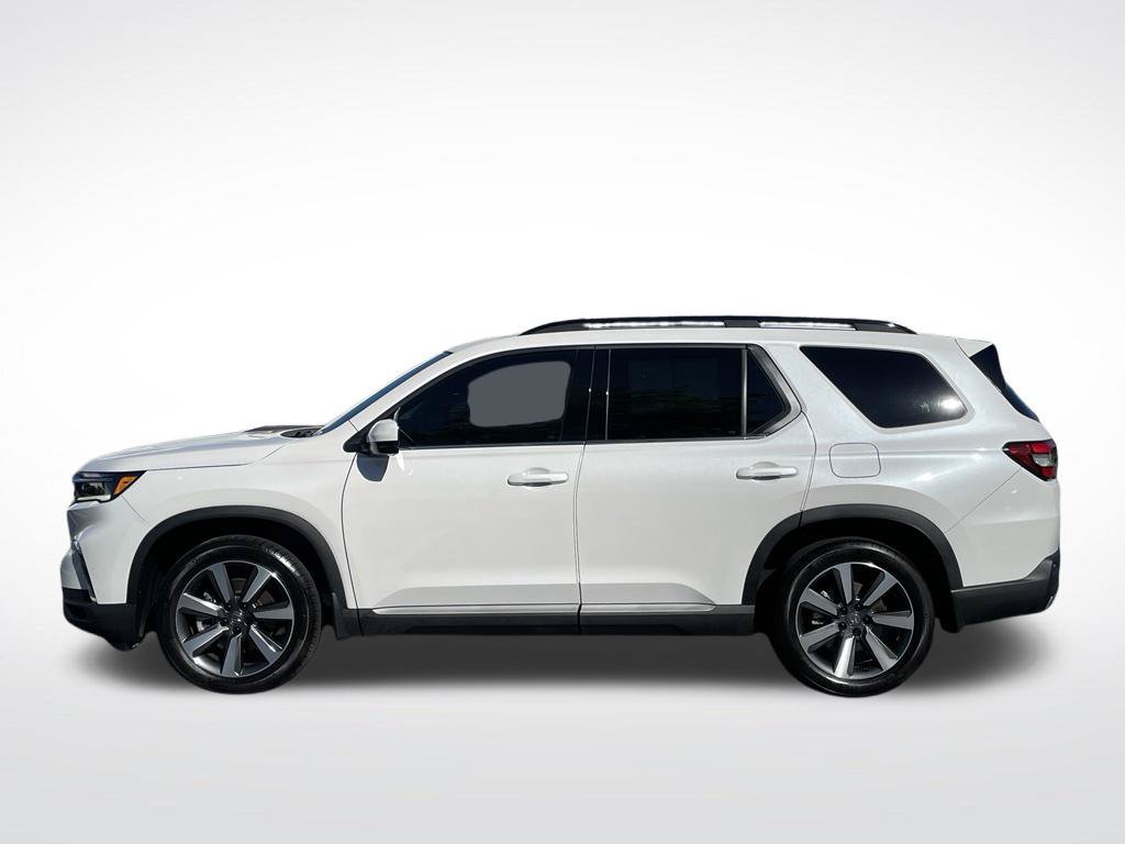 Certified 2025 Honda Pilot Touring image 2