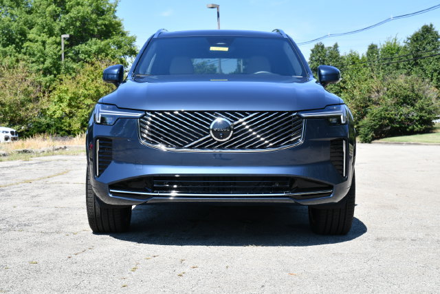 New 2026 Volvo XC90 B6 Plus w/ Protection Package Premier AWD/4WD image 2