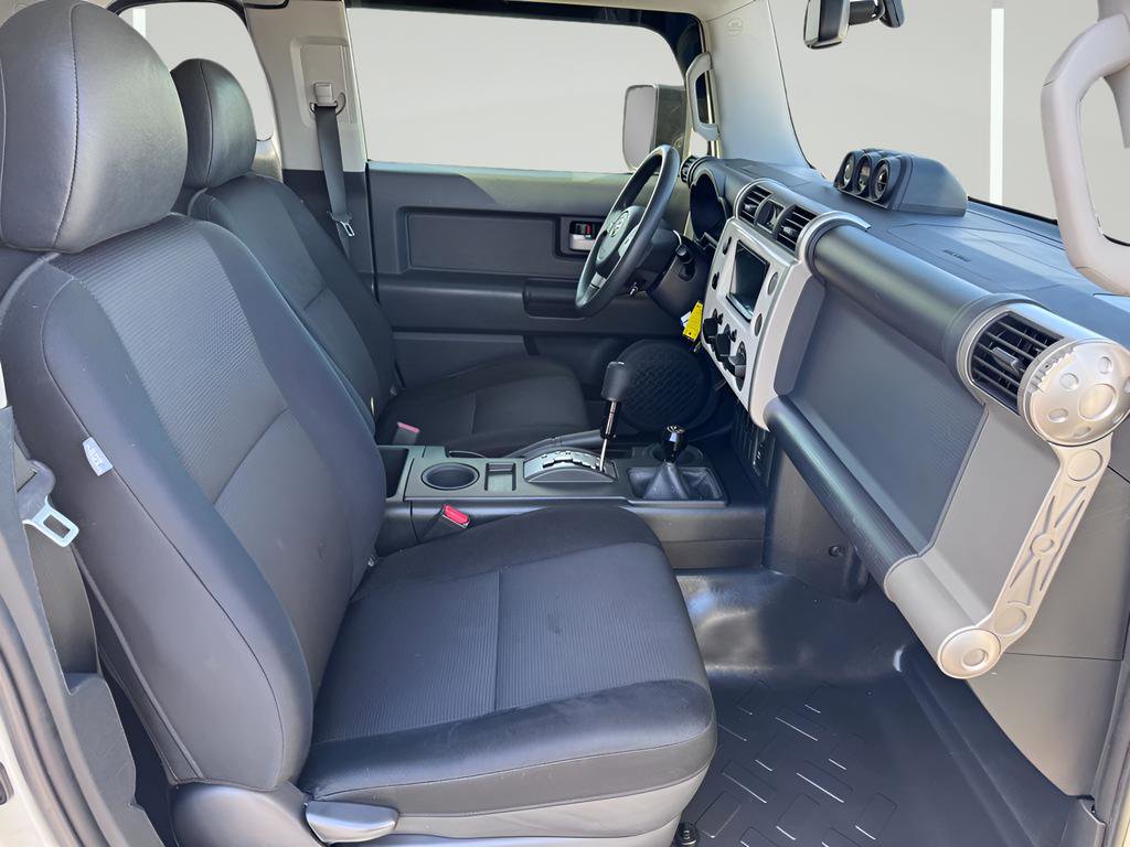 Used 2013 Toyota FJ Cruiser 4WD w/ Convenience Pkg image 29