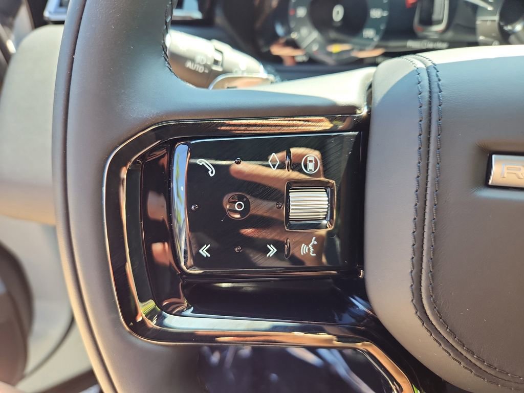 New 2026 Land Rover Range Rover Velar Dynamic SE image 19