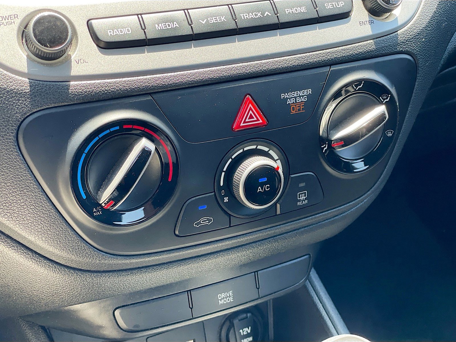 Used 2020 Hyundai Accent SE FWD image 11