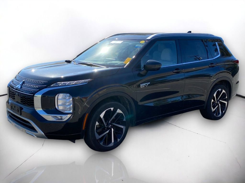 Used 2023 Mitsubishi Outlander SEL image 2