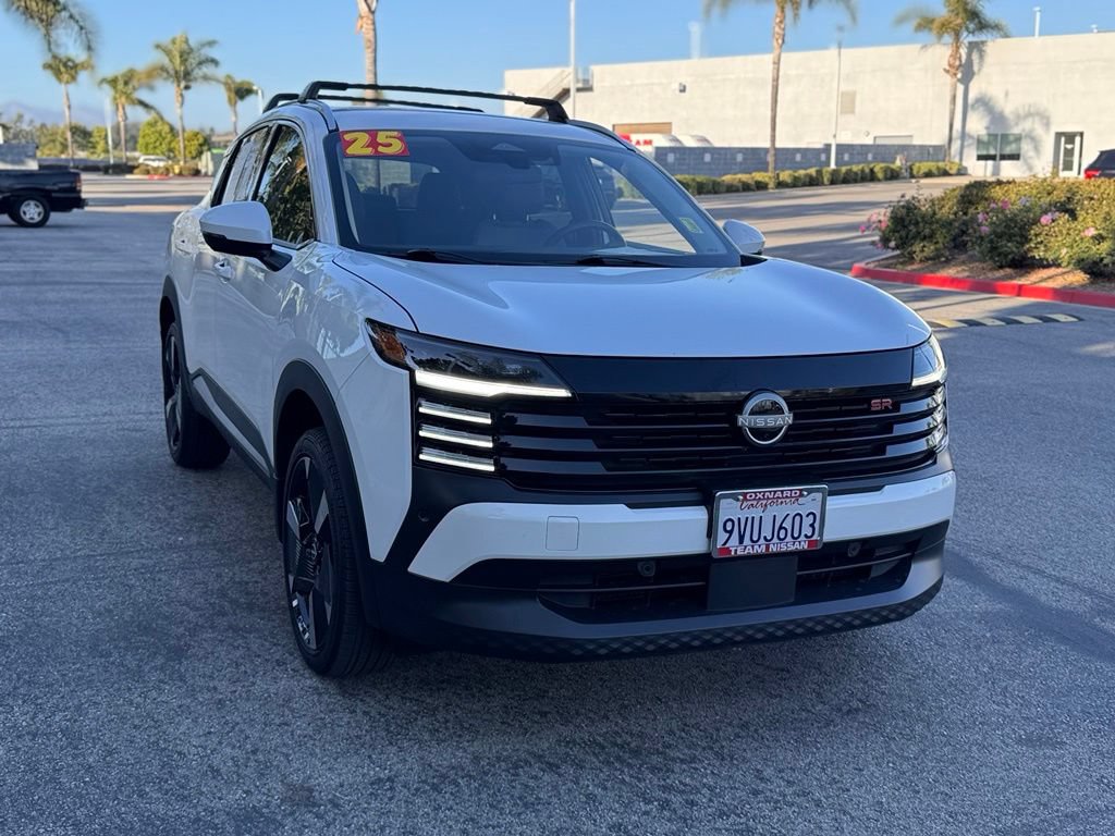 Certified 2025 Nissan Kicks SR FWD image 2