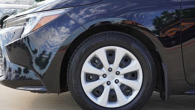 Used 2023 Toyota Corolla LE image 5