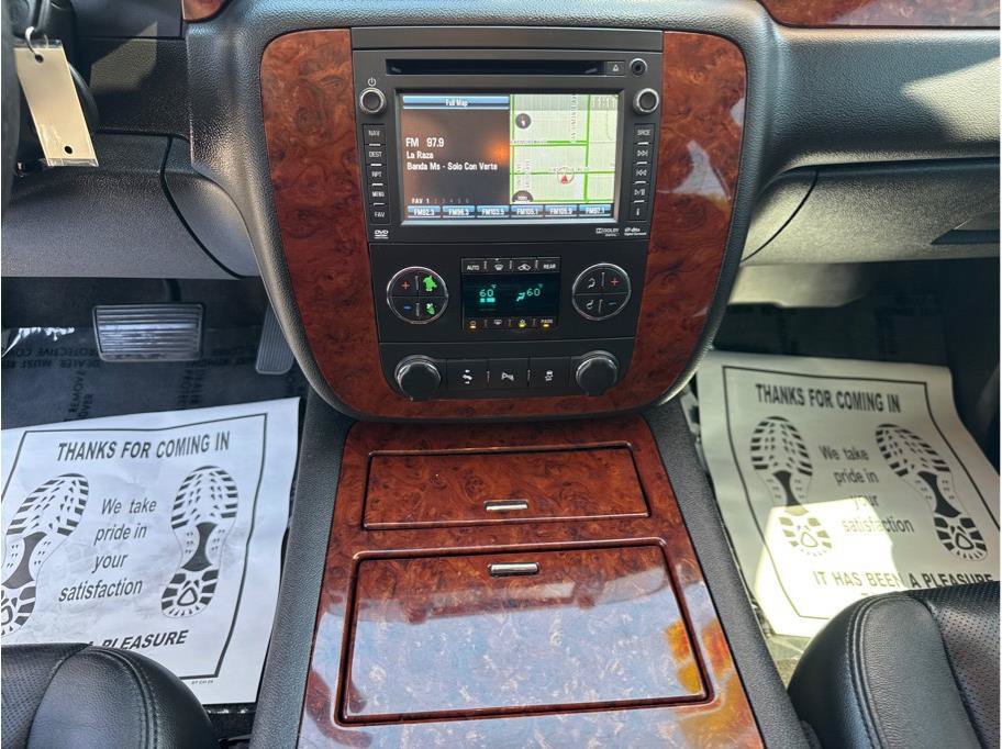 Used 2013 Chevrolet Suburban LTZ RWD image 34
