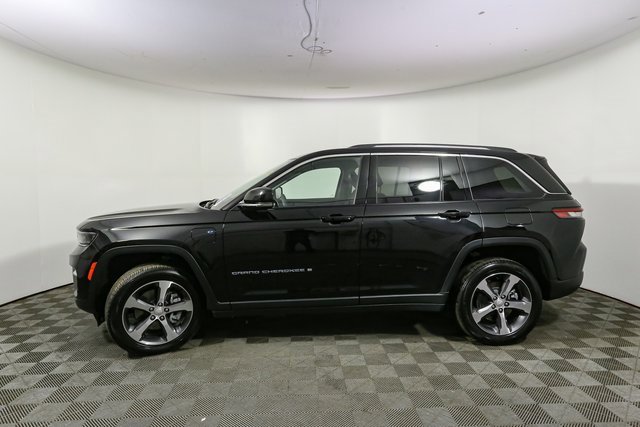 Used 2022 Jeep Grand Cherokee Limited 4xe image 6
