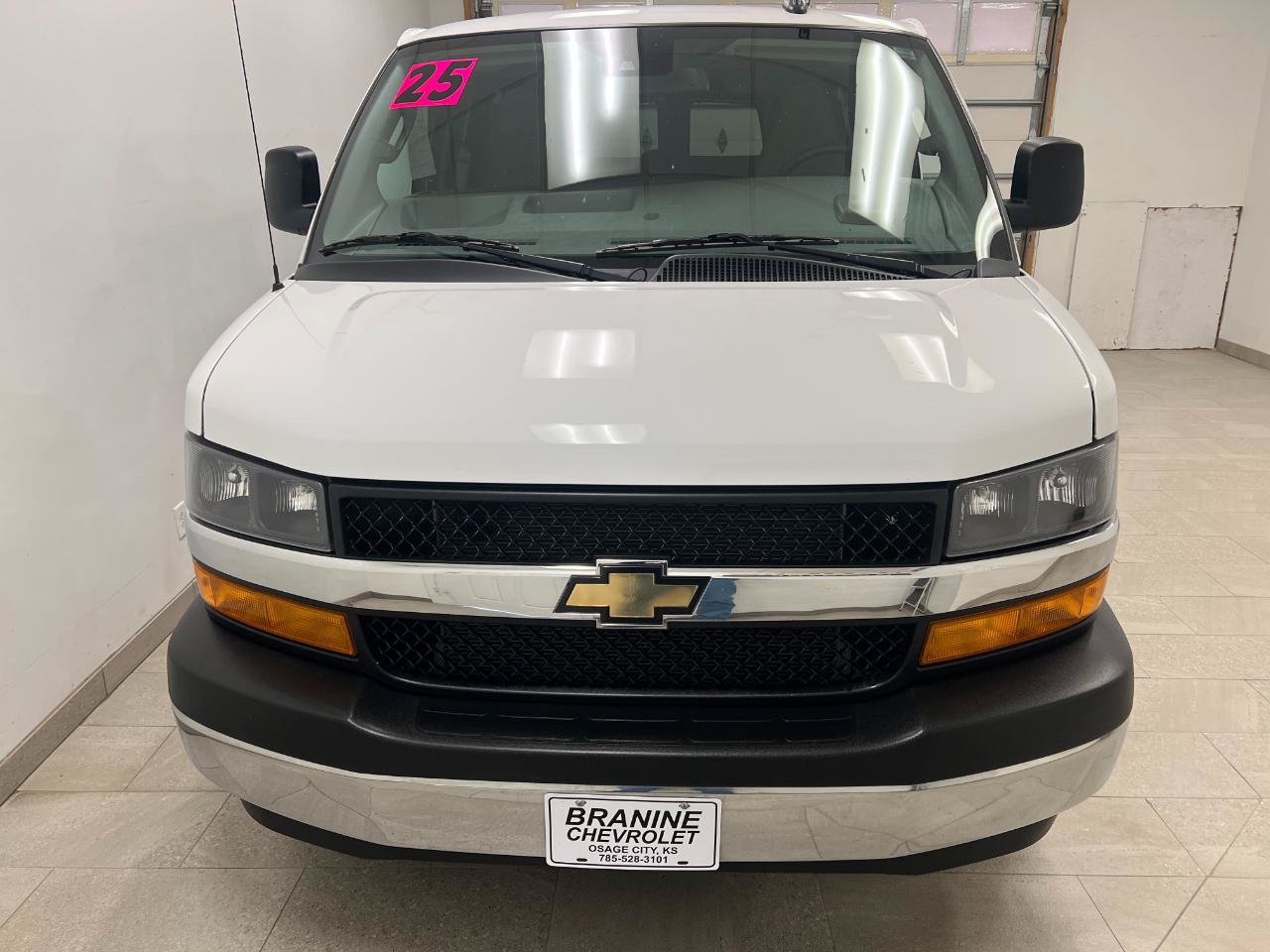 Used 2025 Chevrolet Express 3500 LT w/ LT Preferred Equipment Group RWD image 9