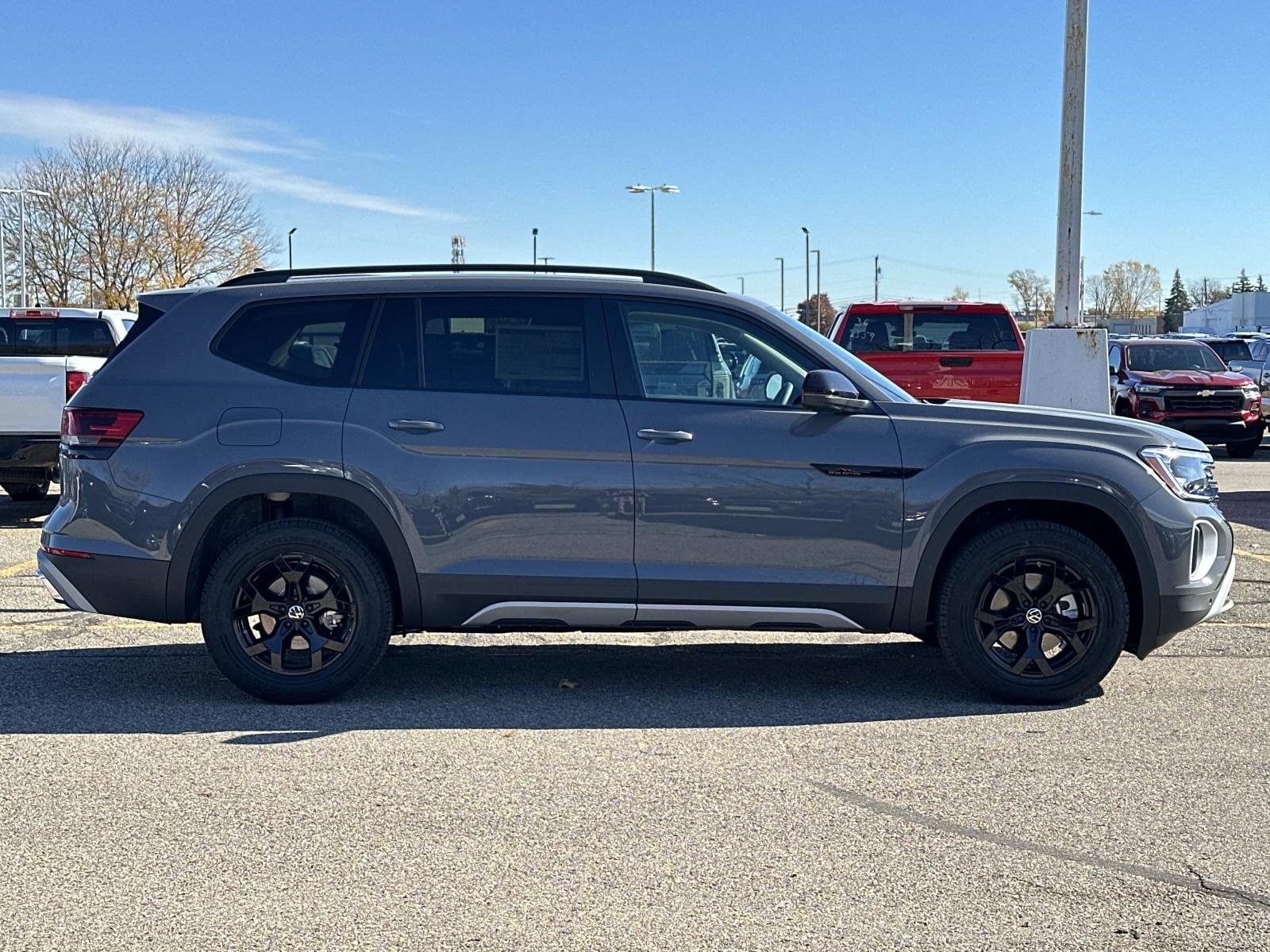 New 2026 Volkswagen Atlas Peak Edition image 6