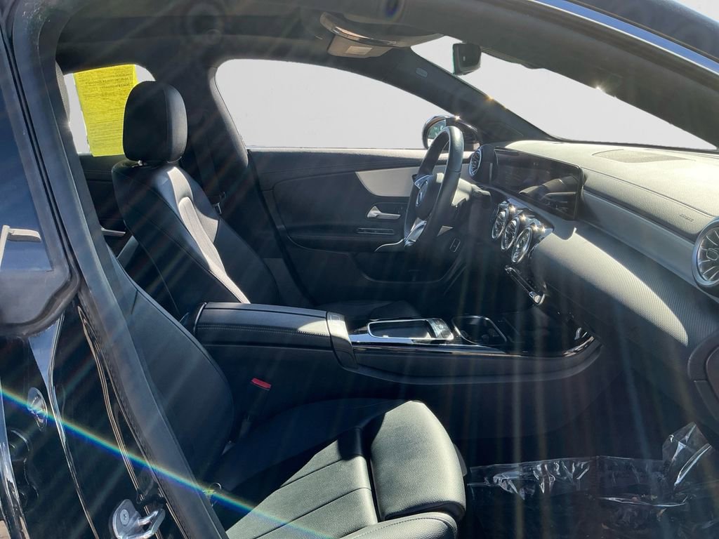 Used 2025 Mercedes-Benz CLA 250 4MATIC image 15