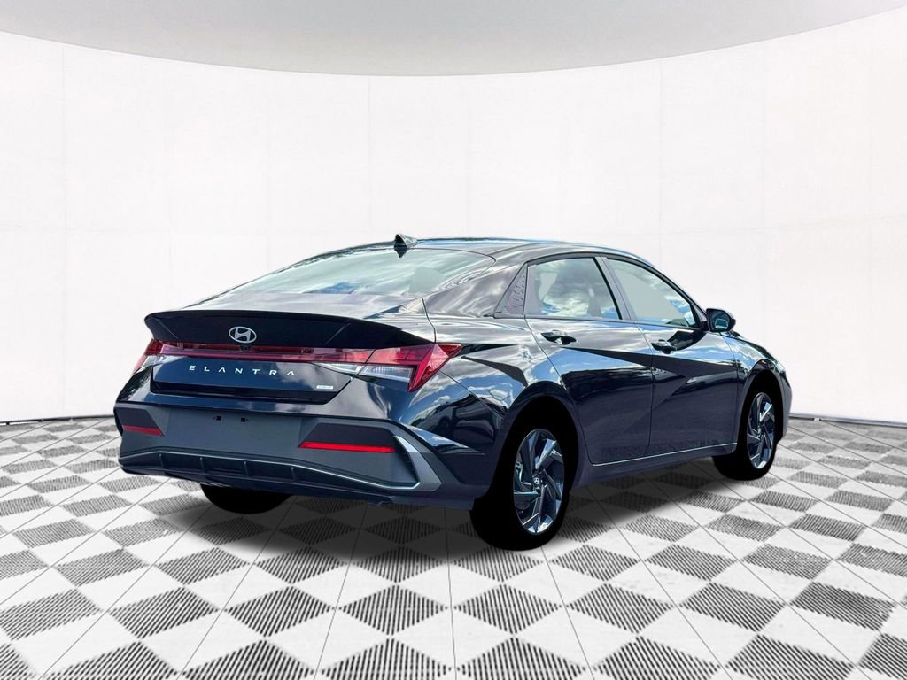 New 2026 Hyundai Elantra Sport FWD image 10
