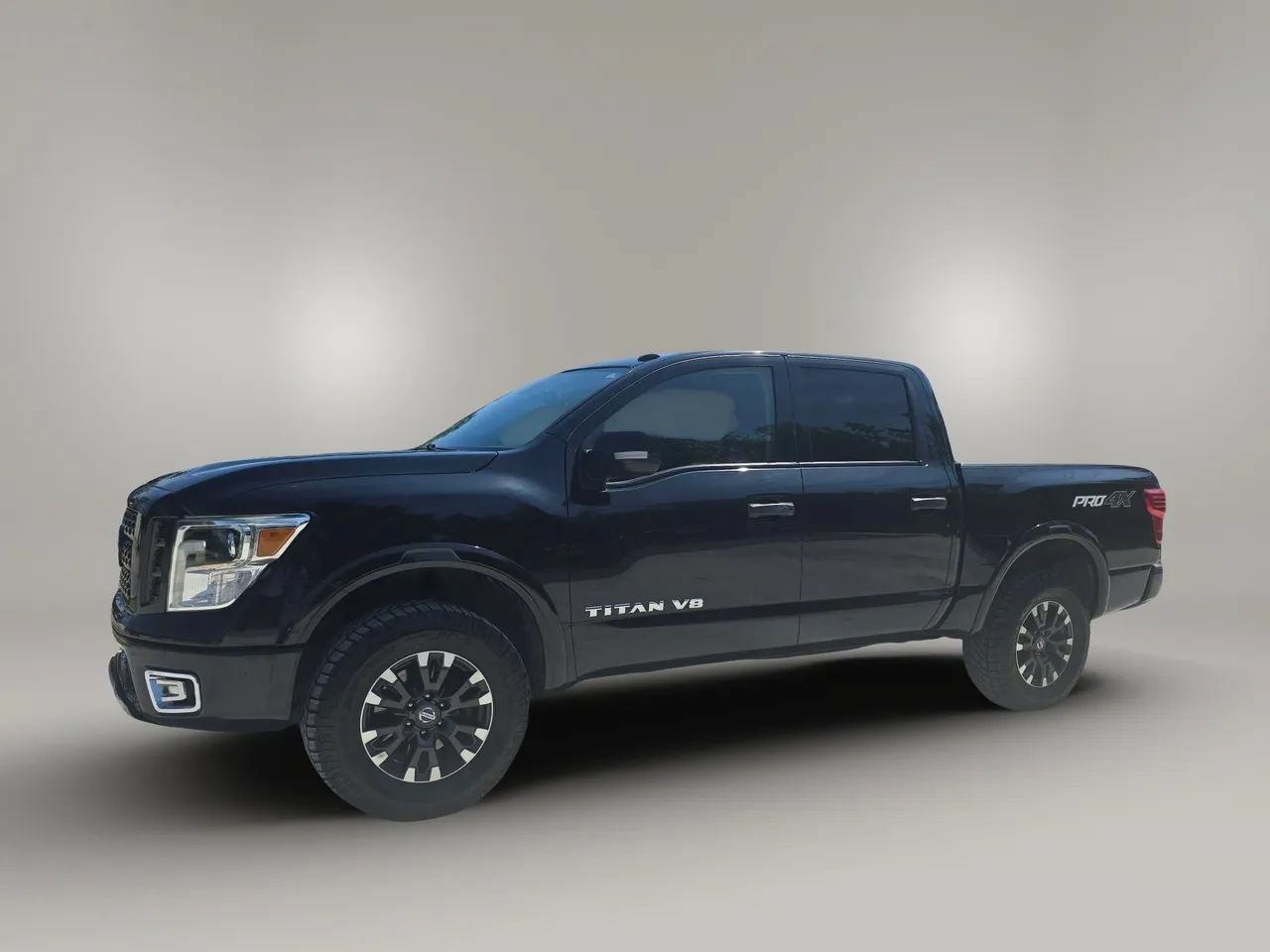 Used 2019 Nissan Titan PRO-4X AWD/4WD image 2