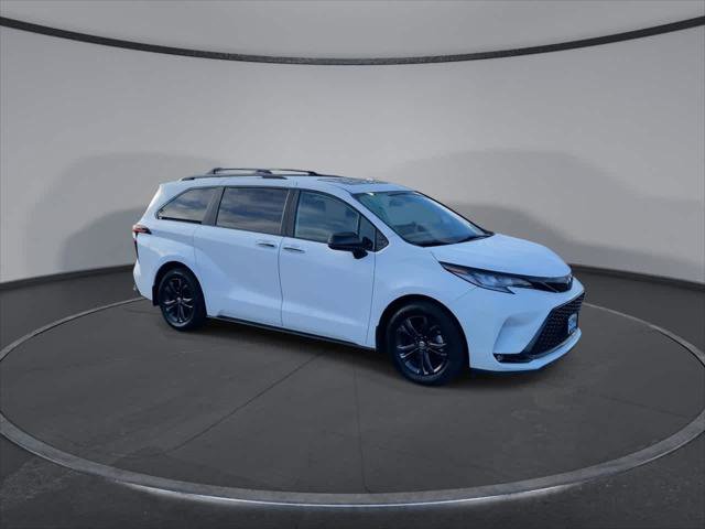 Certified 2025 Toyota Sienna XSE w/ XSE Plus Package image 2
