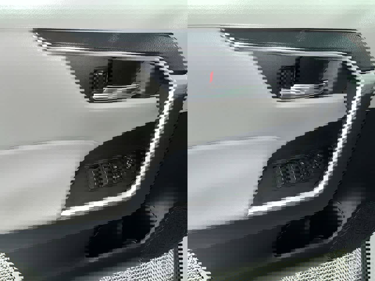 Used 2024 Toyota RAV4 XLE w/ Convenience Package AWD/4WD image 13