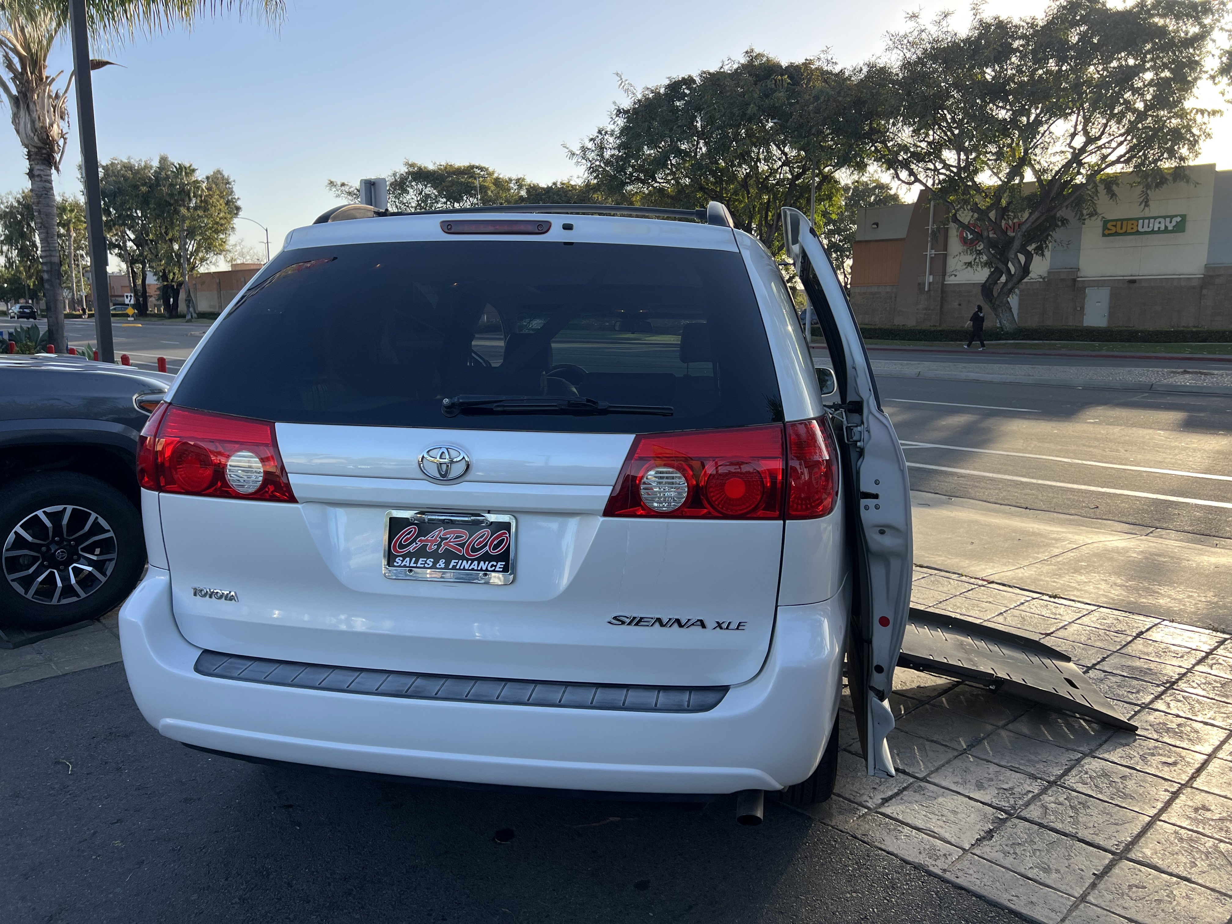 Used 2008 Toyota Sienna XLE image 5