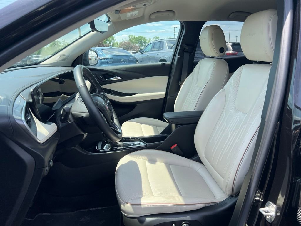 Used 2024 Buick Encore GX Avenir w/ Avenir Technology Package FWD image 8