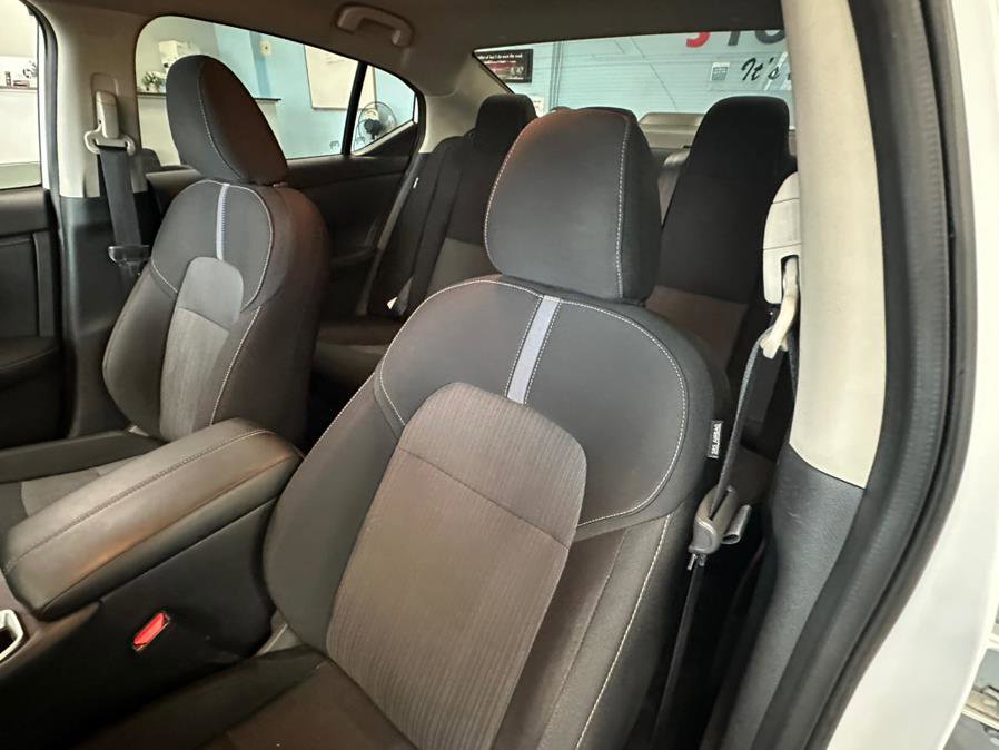 Used 2024 Nissan Sentra SV FWD image 17