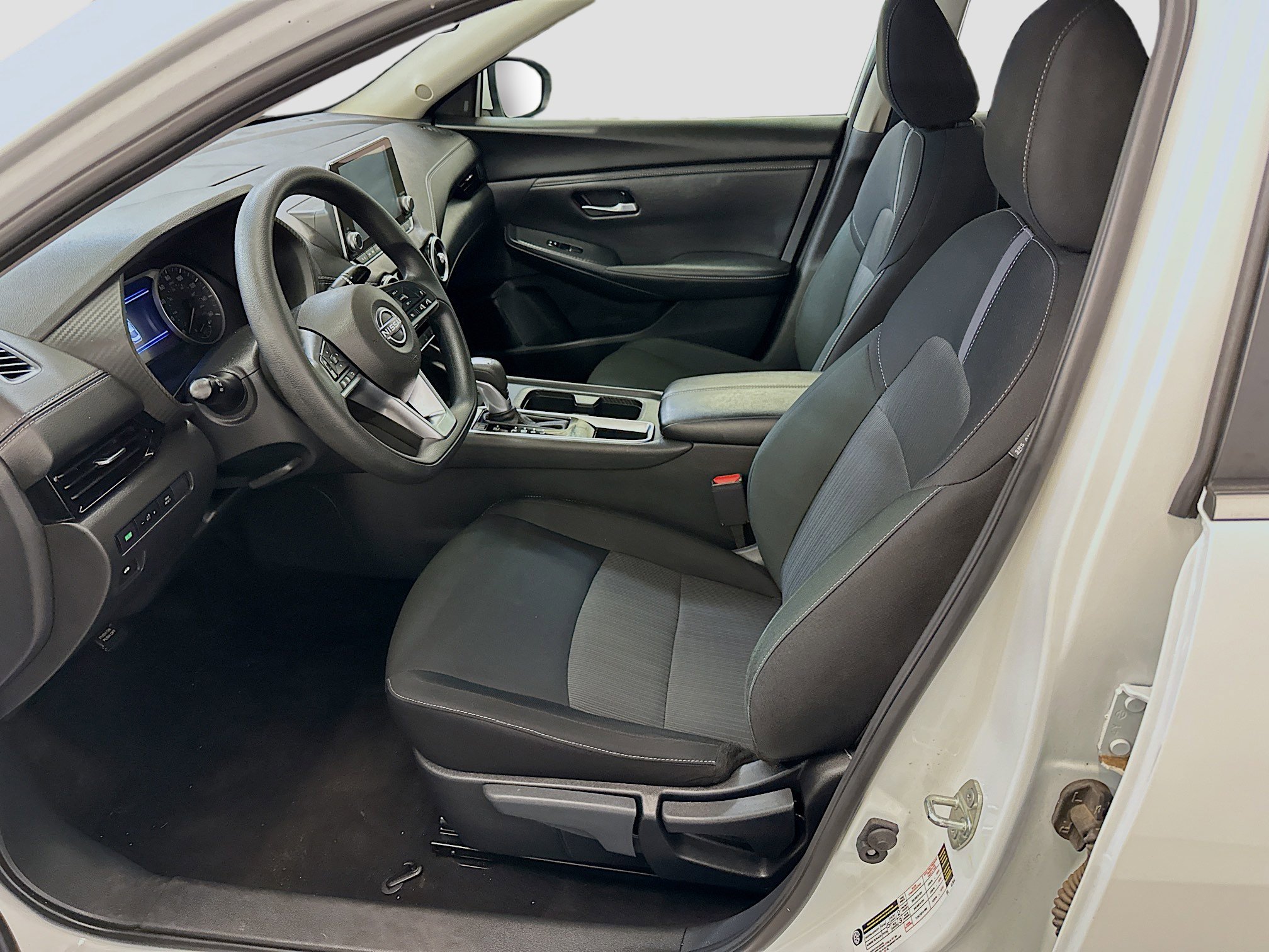 Used 2025 Nissan Sentra SV image 13